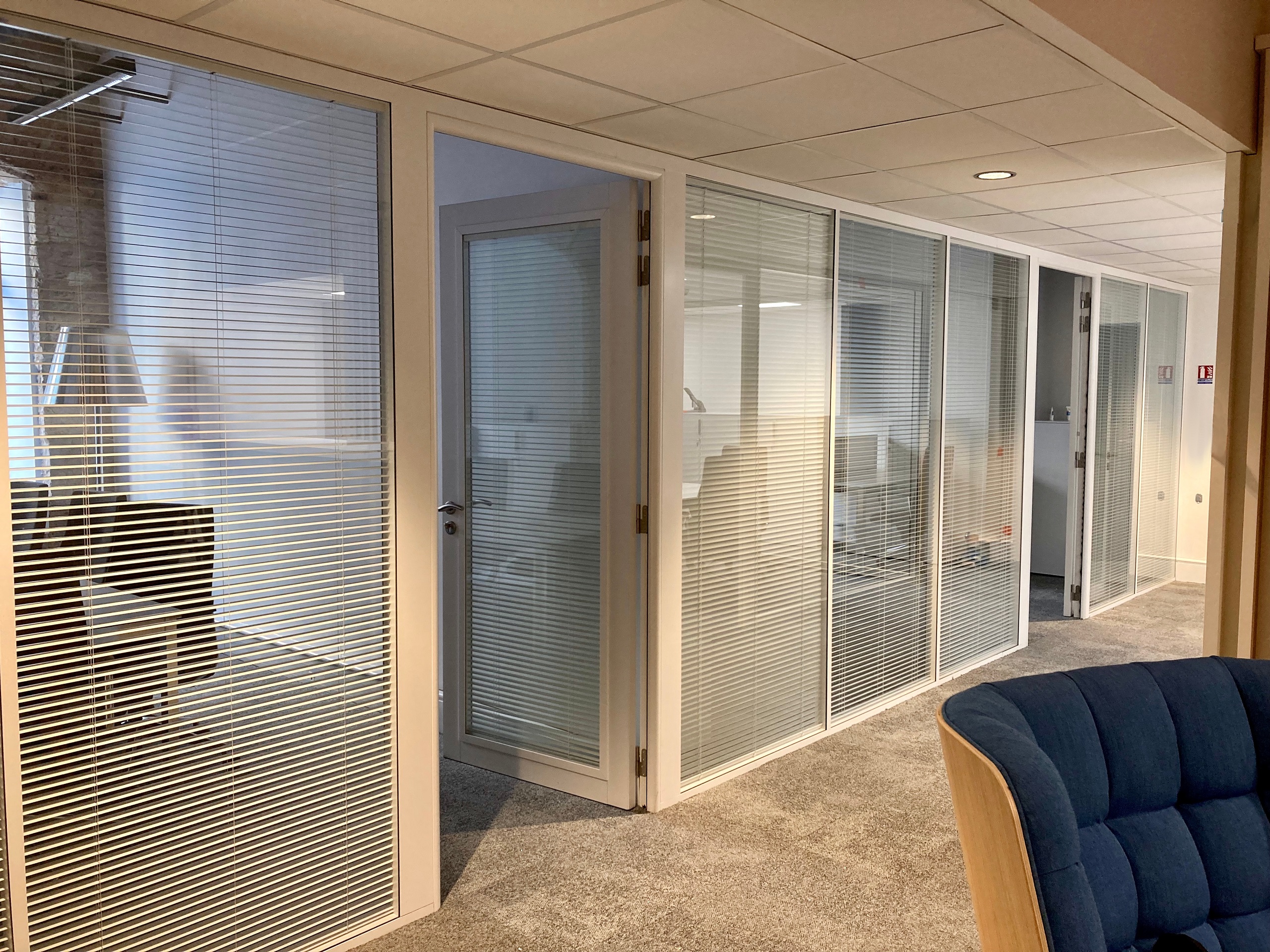 Cloison de bureau vitrée sur mesure
