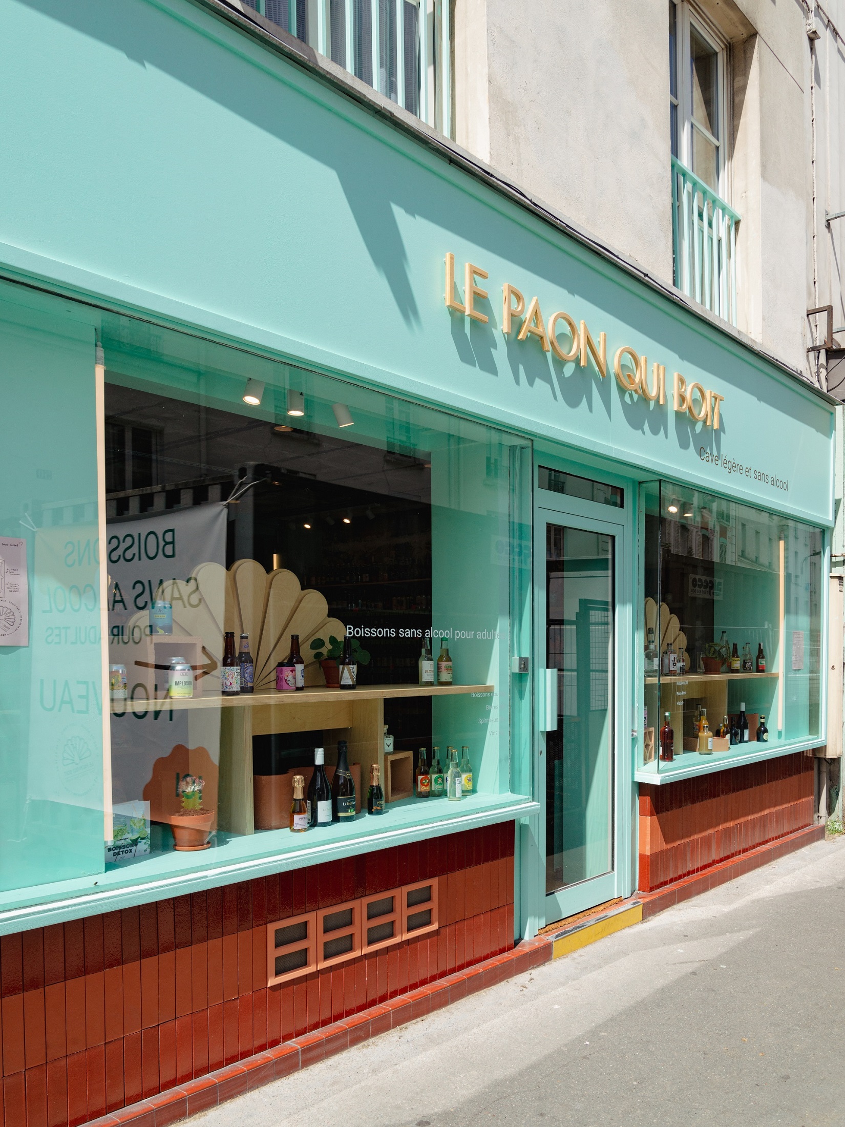 Façade boutique vin brique bois peinture